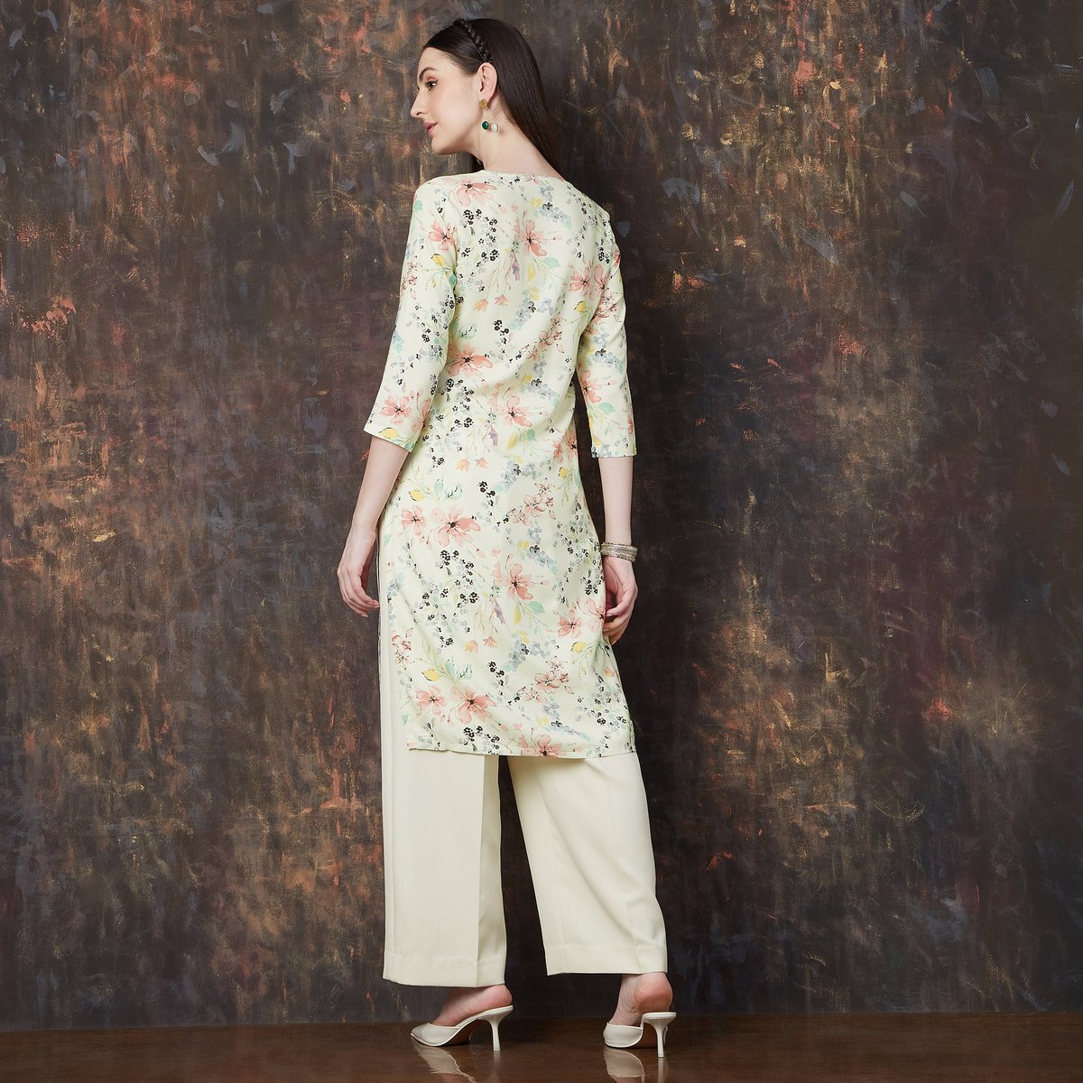 Amaira Off-White Floral Viscose Kurta