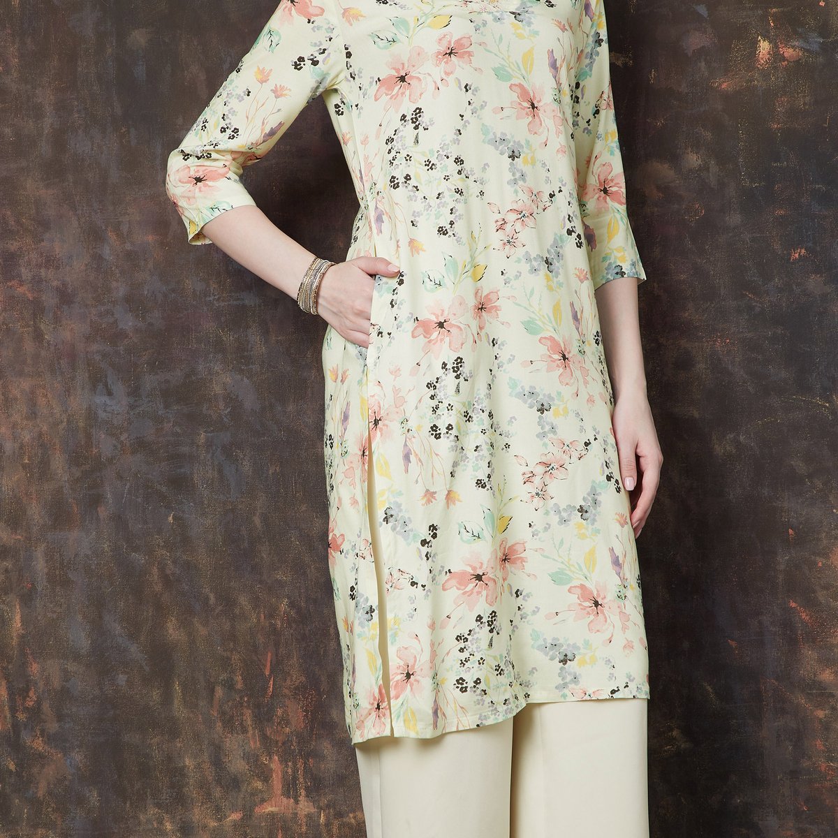 Amaira Off-White Floral Viscose Kurta
