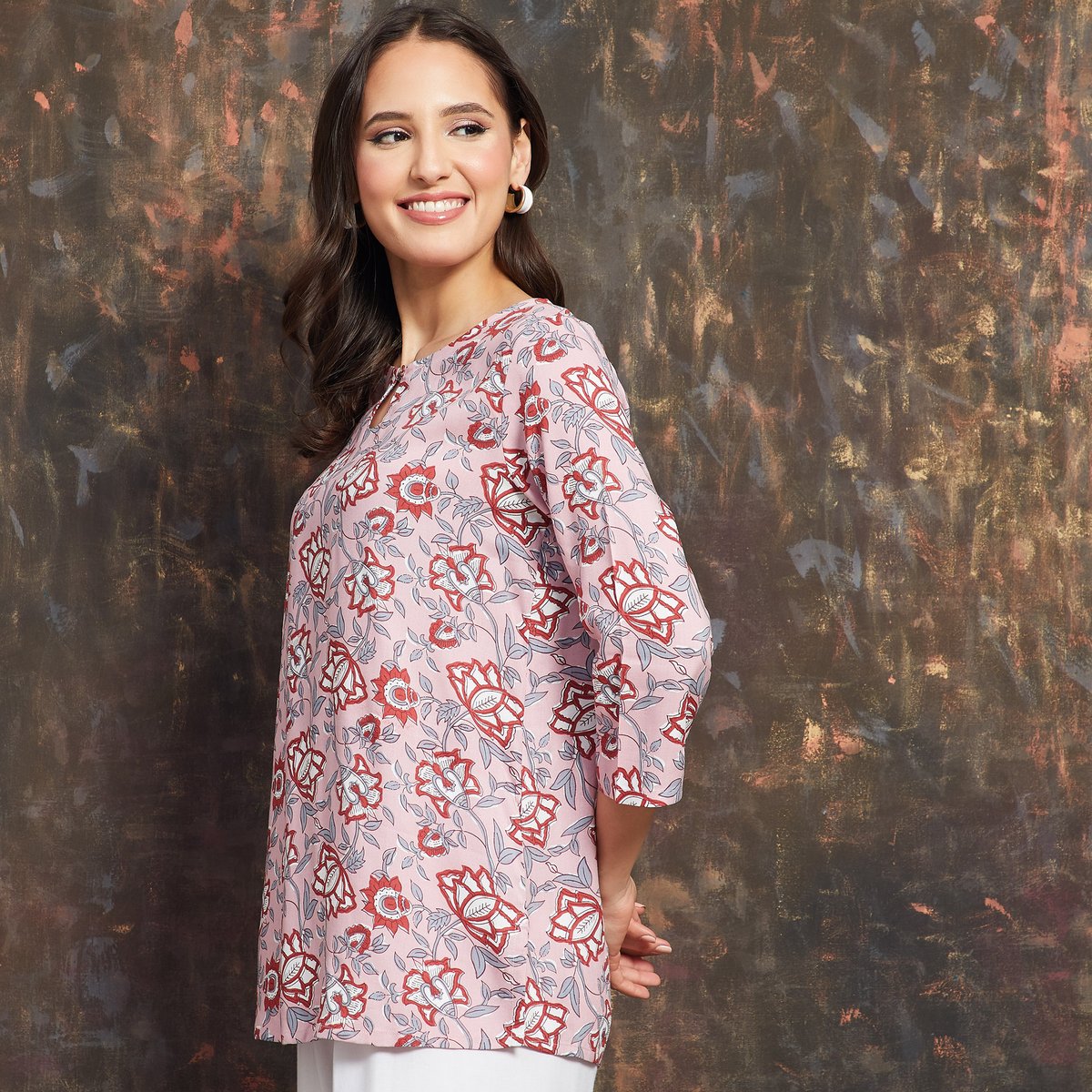 Aarvi Pink Floral Viscose Kurti