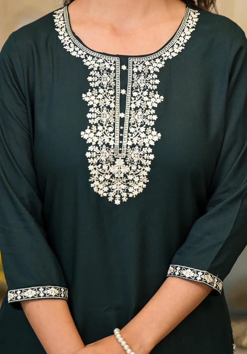 Mehr Green Embroidered Rayon Kurta