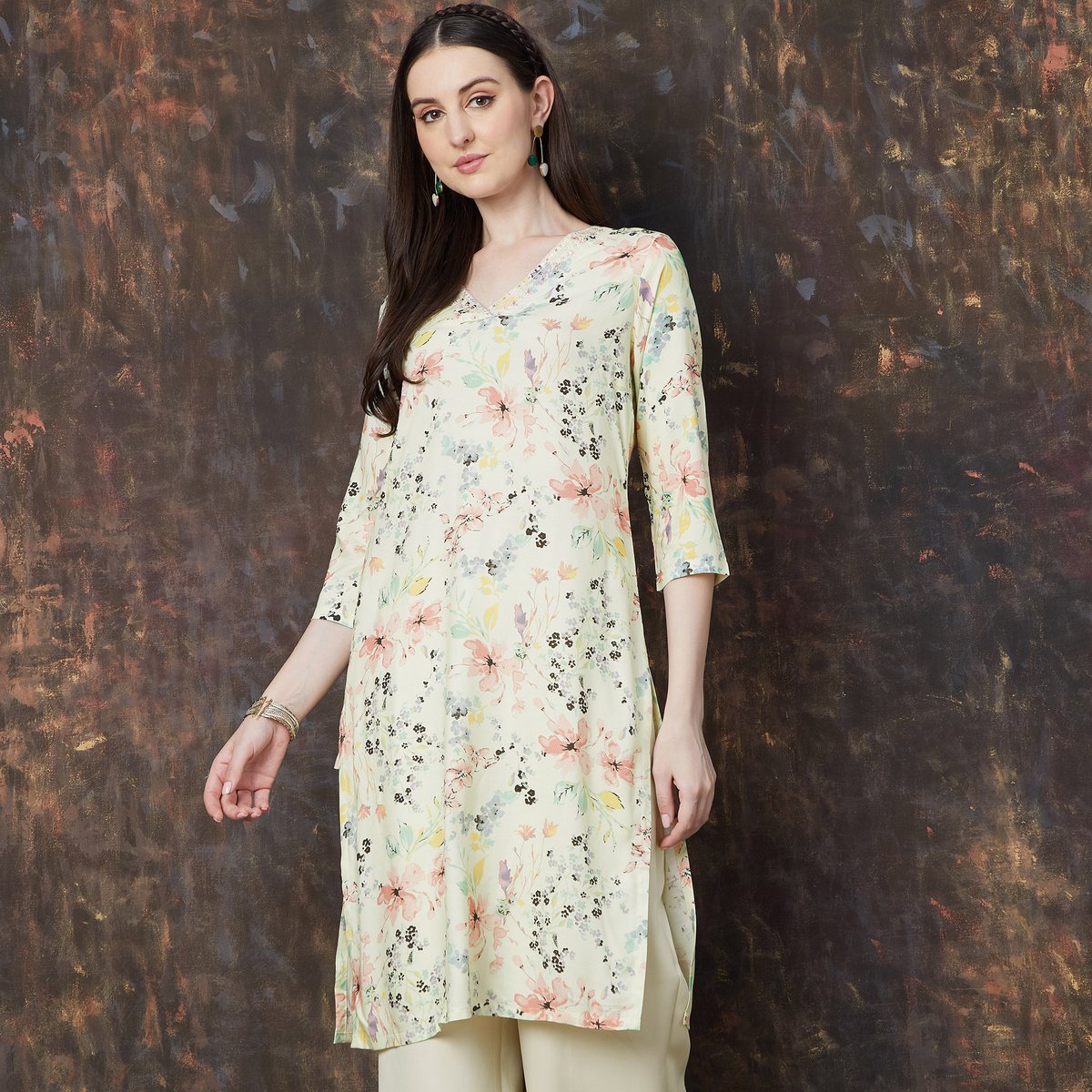 Amaira Off-White Floral Viscose Kurta