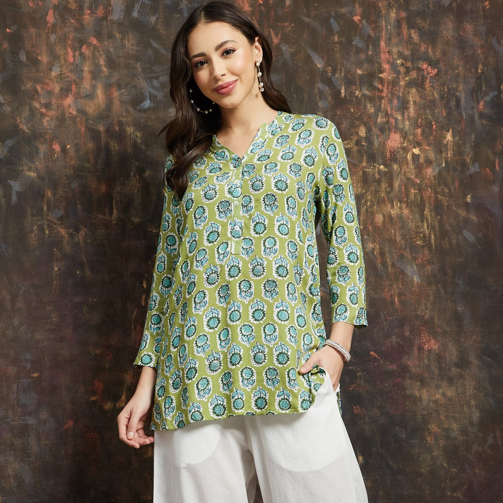 Aarvi Green Floral Viscose Kurti