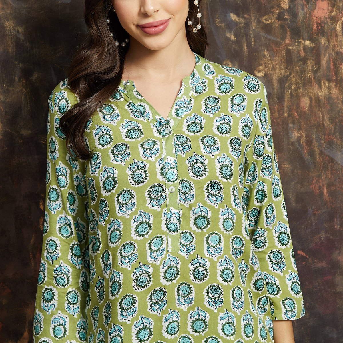 Aarvi Green Floral Viscose Kurti