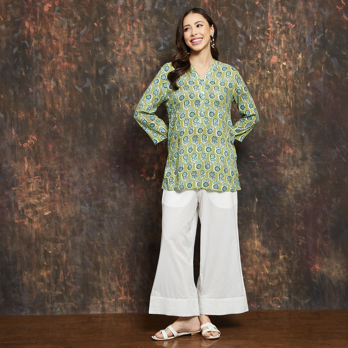 Aarvi Green Floral Viscose Kurti