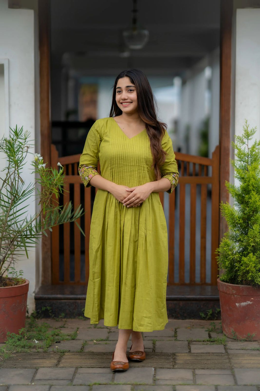 Nayra Embroidered Cotton Cambric Cord Set