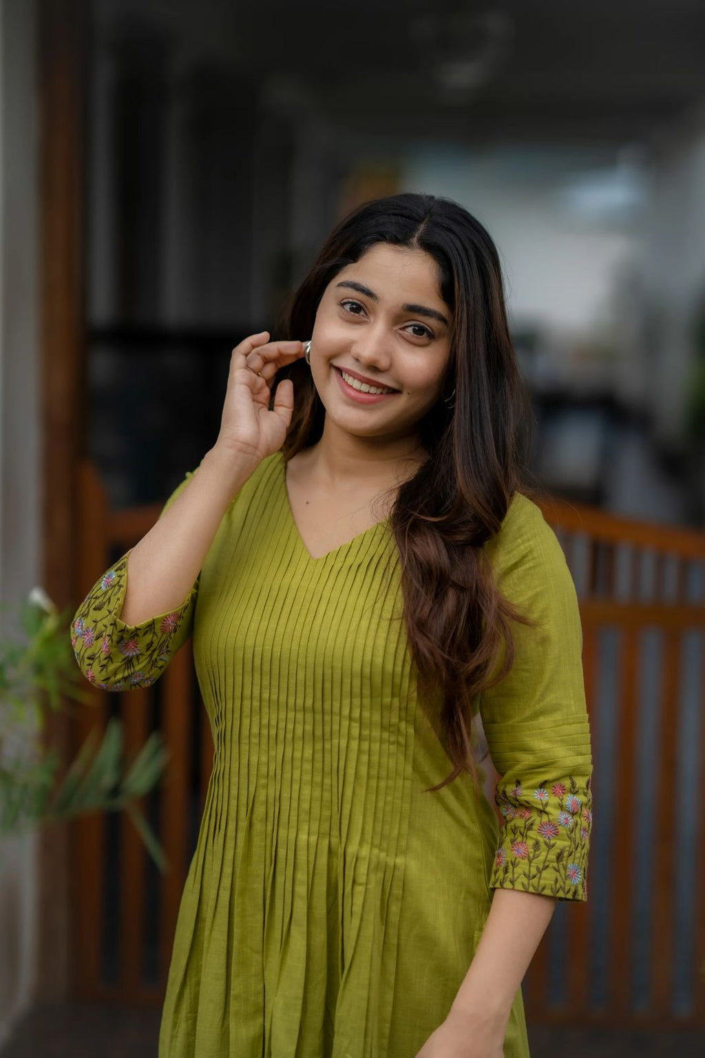 Nayra Embroidered Cotton Cambric Cord Set