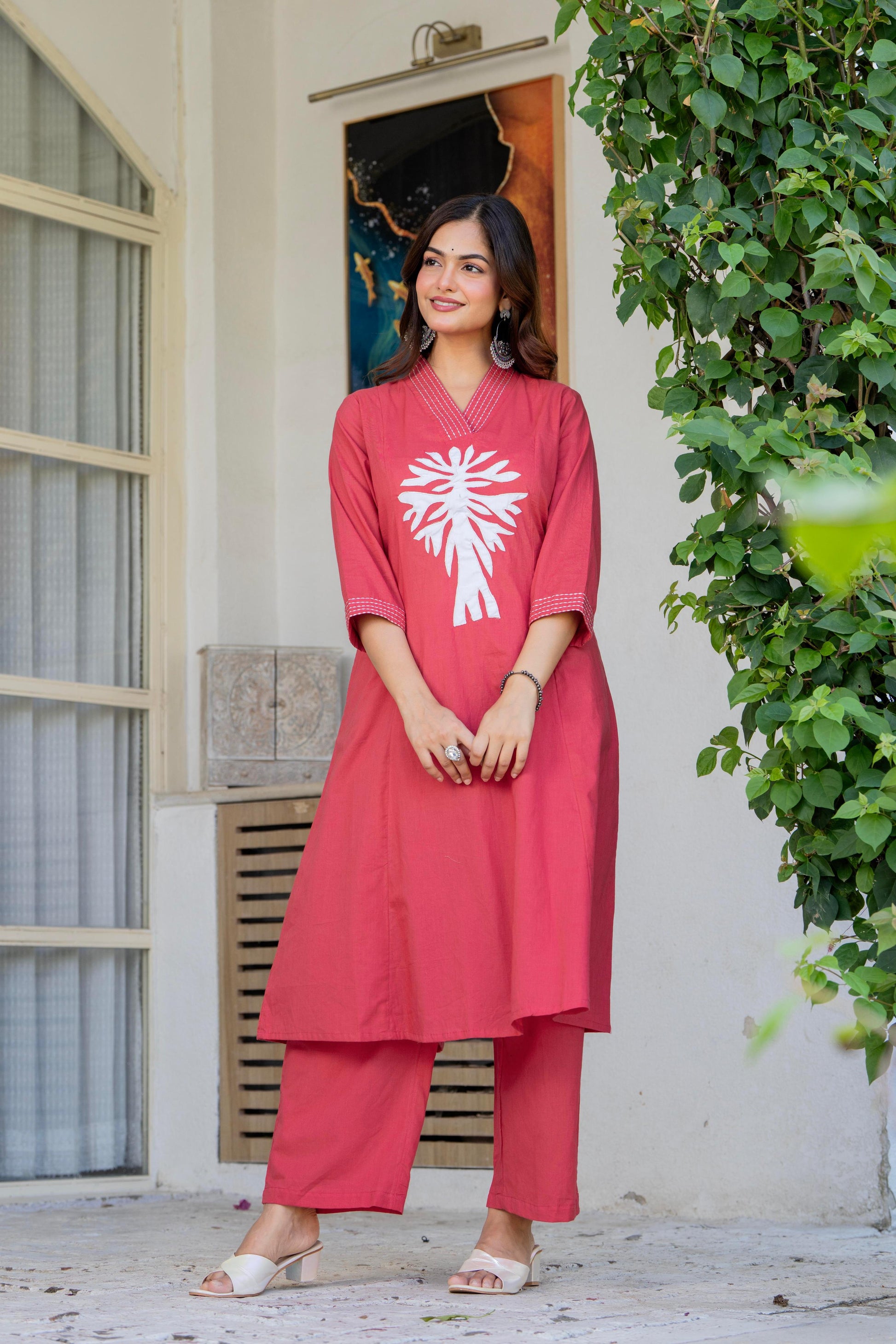 Aarvi Cotton Appliqué Kurta Pant Set 🌿