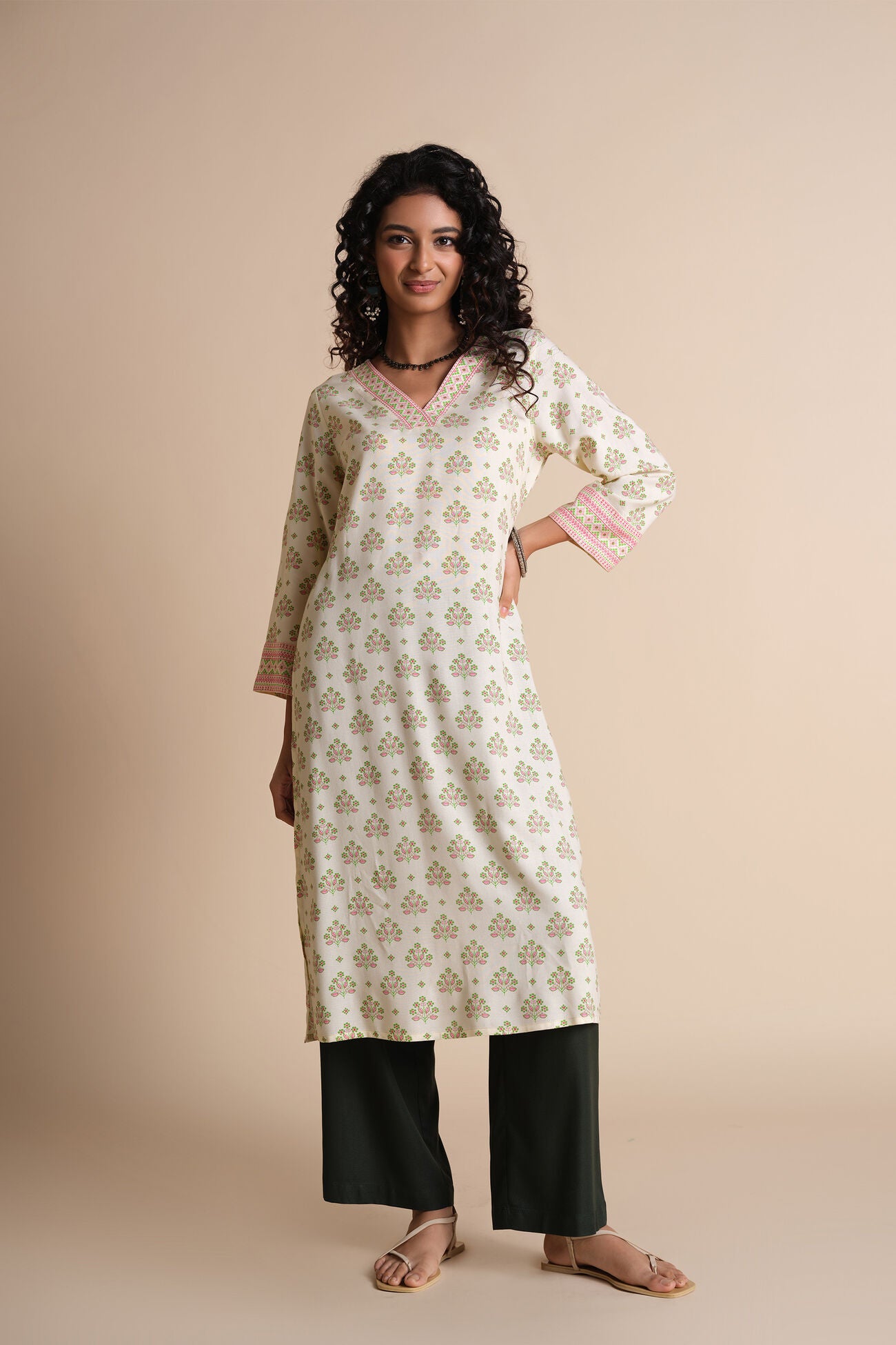 Inaaya Modal Kurta