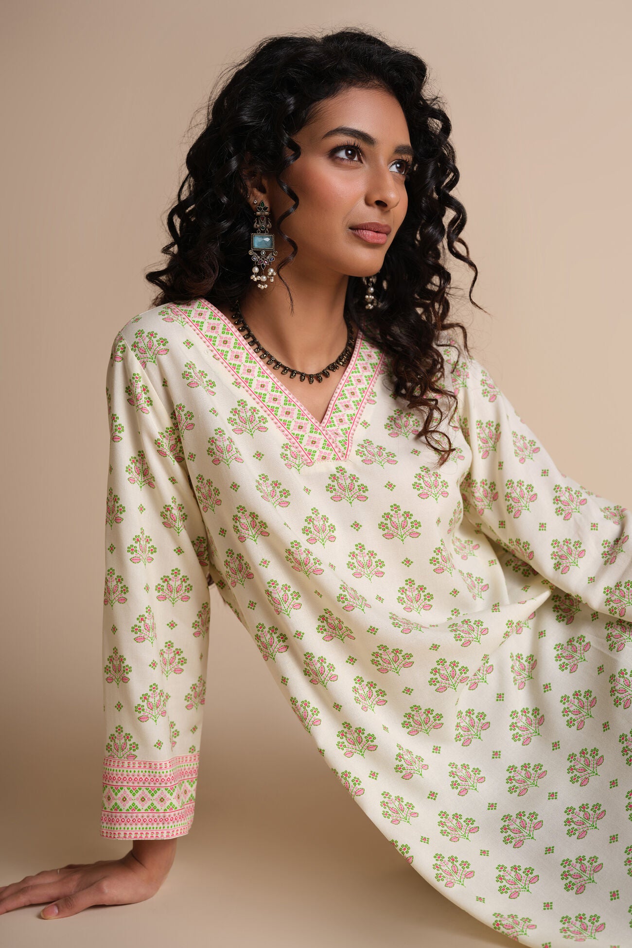 Inaaya Modal Kurta